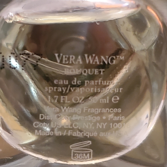 Vera wang eau de parfum 3.4 and Bouquet 1.7 Oz - Picture 6 of 7